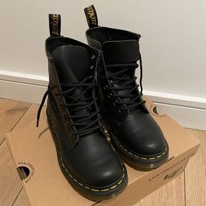 Dr. Martens size 6 Women